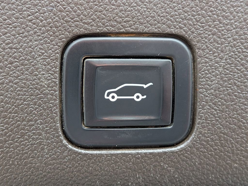 Used 2022 GMC Yukon XL SLT AWD/4WD image 15