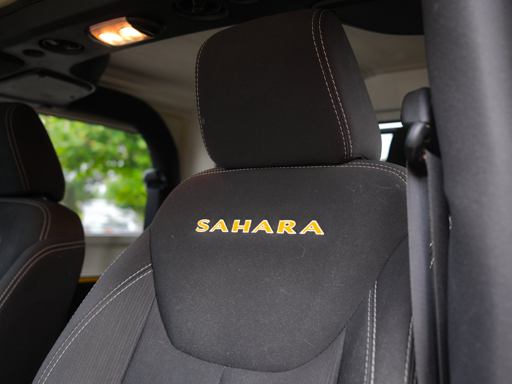 Used 2015 Jeep Wrangler Sahara AWD/4WD image 16