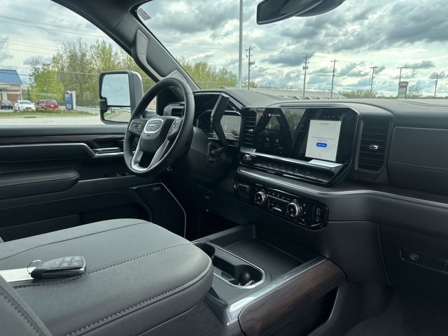 New 2025 GMC Sierra 2500 SLT w/ SLT Convenience Package image 9