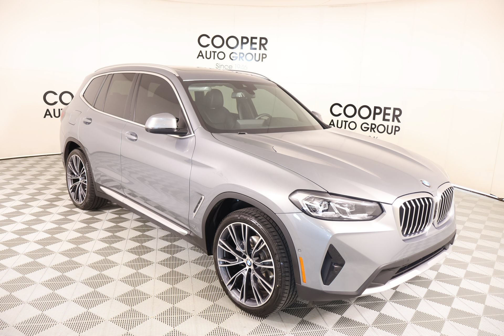 Used 2024 BMW X3 xDrive30i w/ Premium Package AWD/4WD video 1