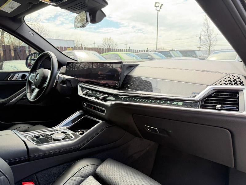 Used 2024 BMW X6 xDrive40i w/ Premium Package image 30