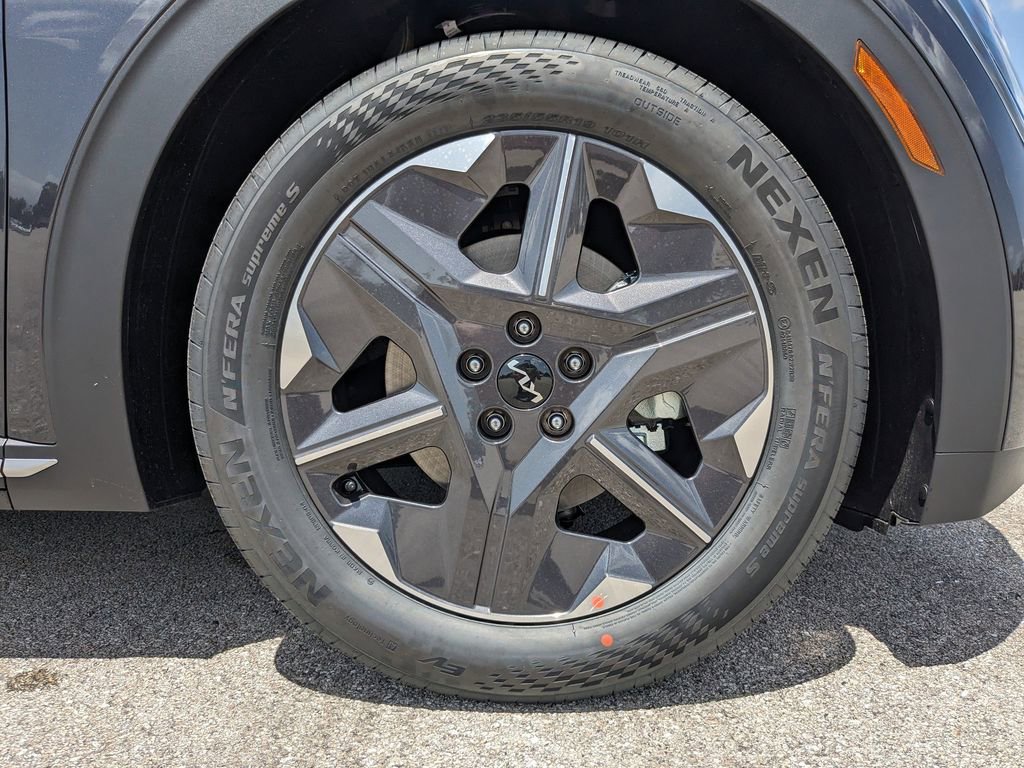 New 2025 Kia EV6 Light RWD image 12