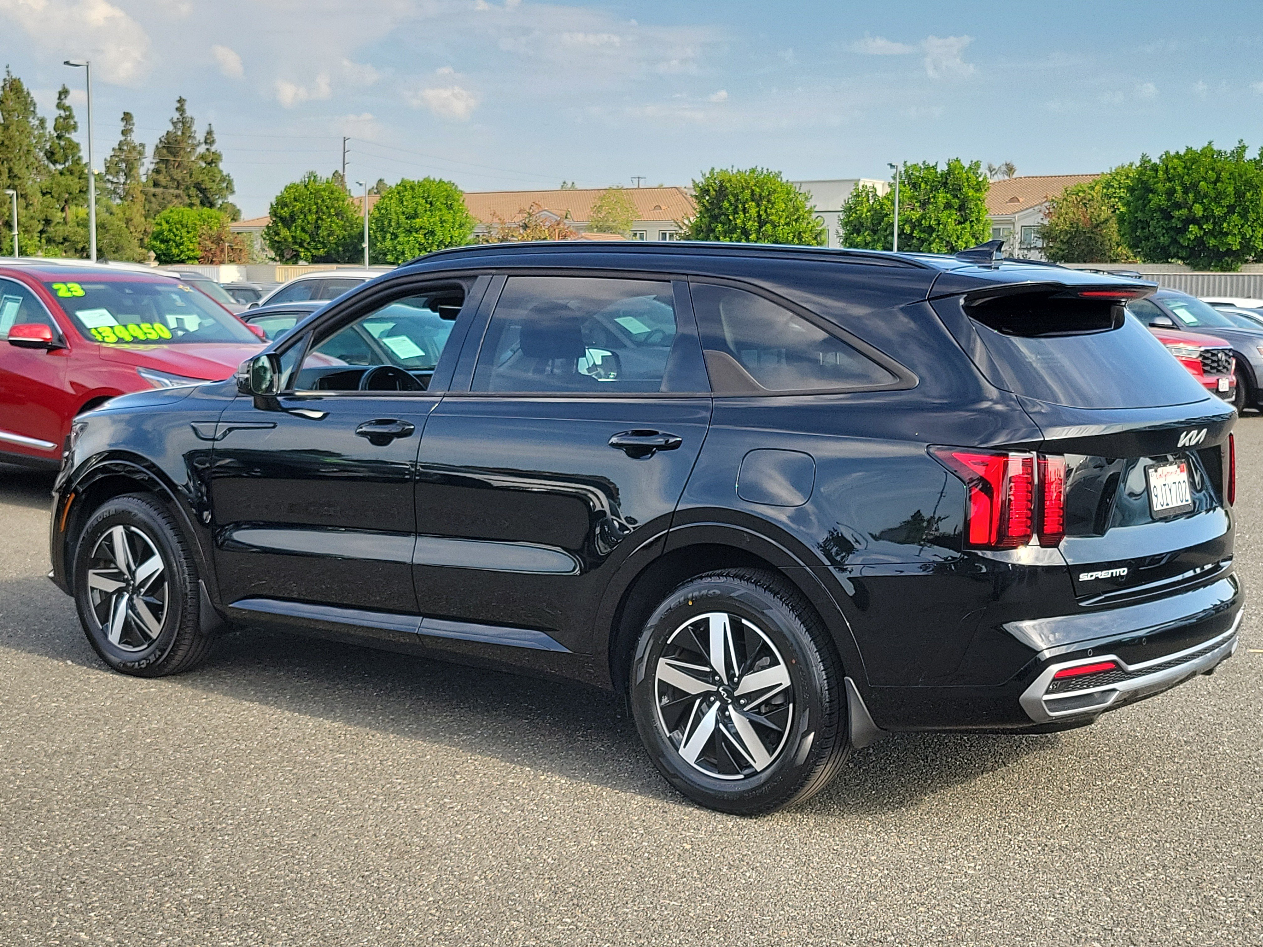 Used 2023 Kia Sorento S FWD image 28