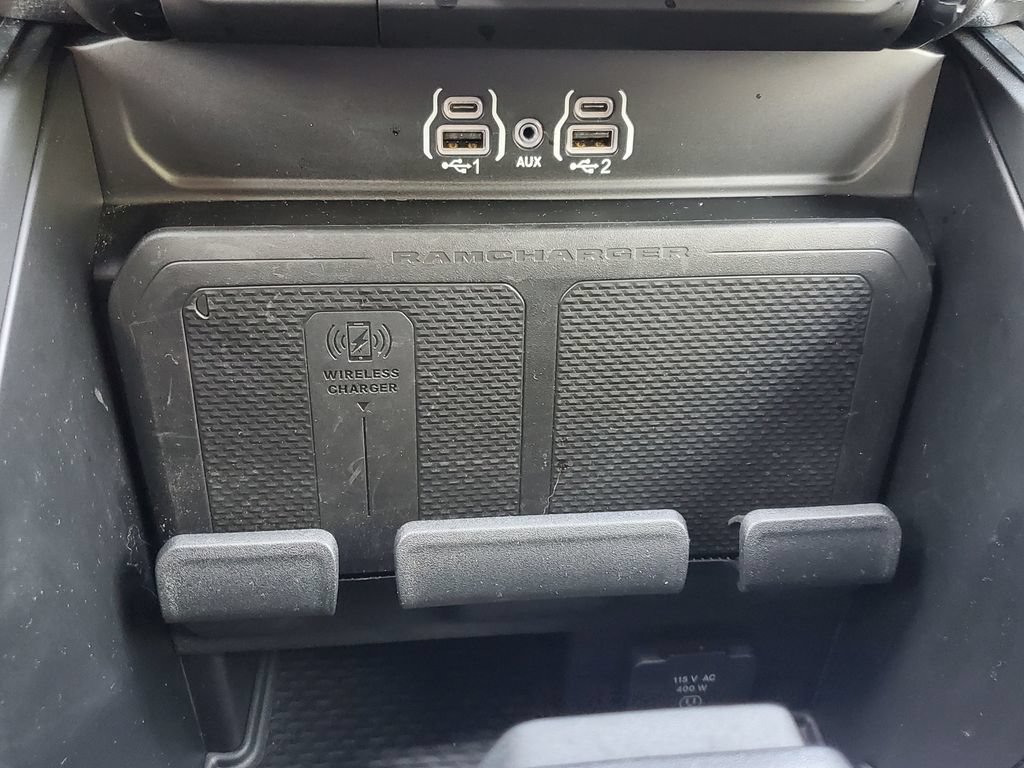 Used 2025 RAM 1500 Laramie w/ Sport Appearance Package AWD/4WD image 31