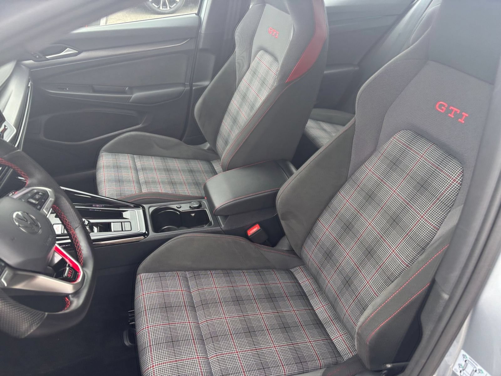 Used 2026 Volkswagen Golf S FWD image 32