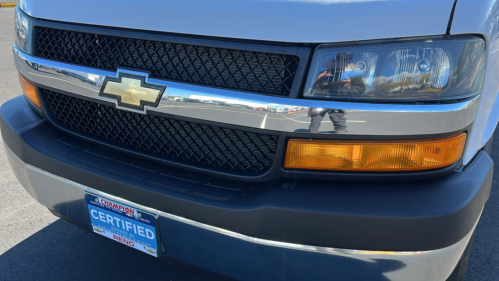 Certified 2023 Chevrolet Express 2500 w/ Driver Convenience Package image 9