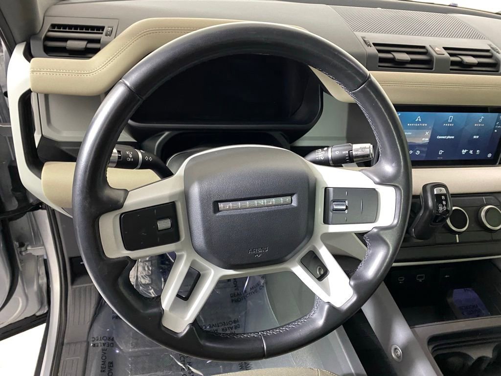 Used 2020 Land Rover Defender 110 SE image 10
