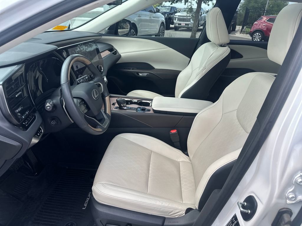 Used 2023 Lexus RX 350 Premium Plus w/ Cold Area Package FWD image 18