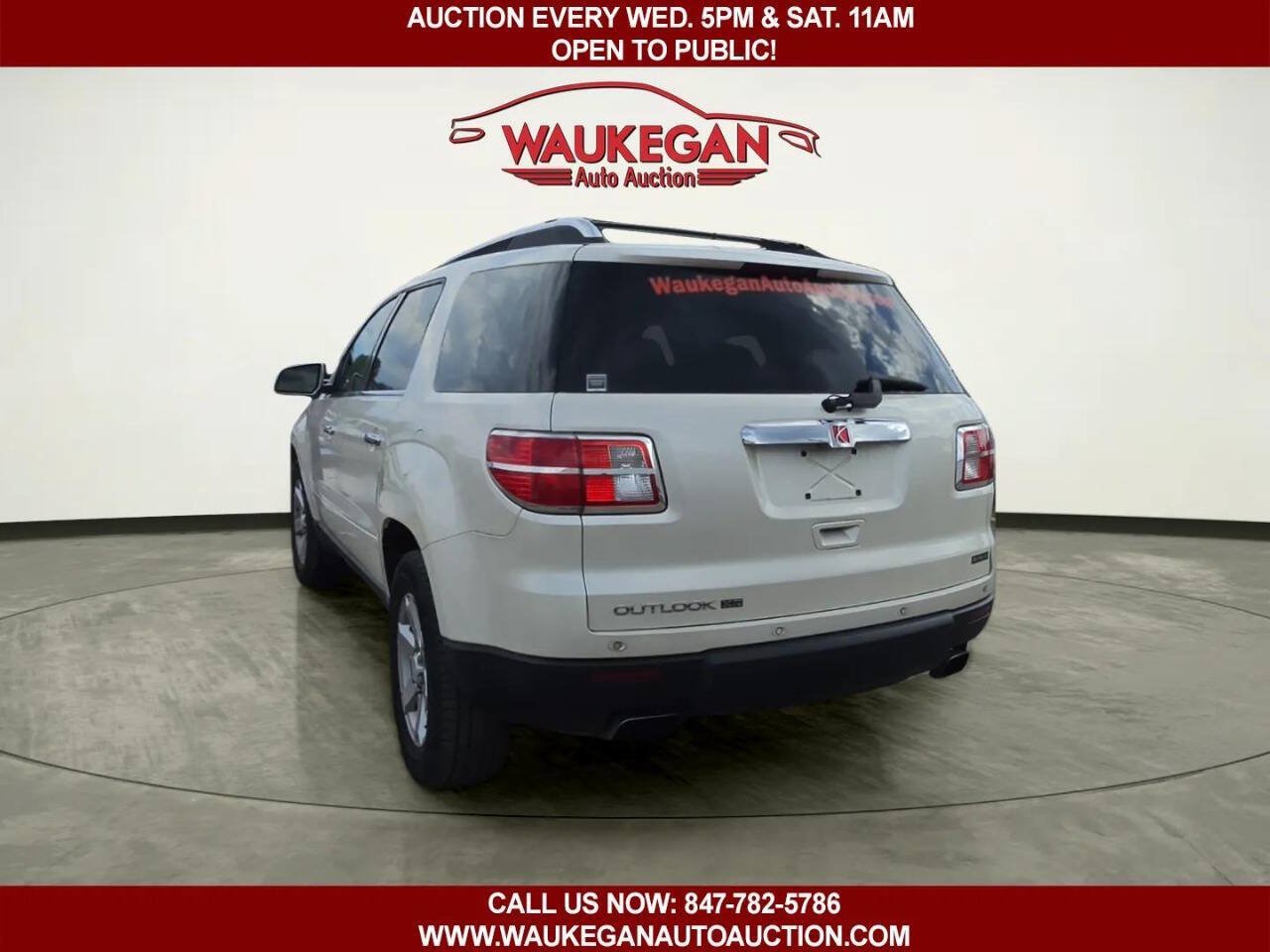 Used 2008 Saturn Outlook XR w/ Premium Trim Package FWD image 4