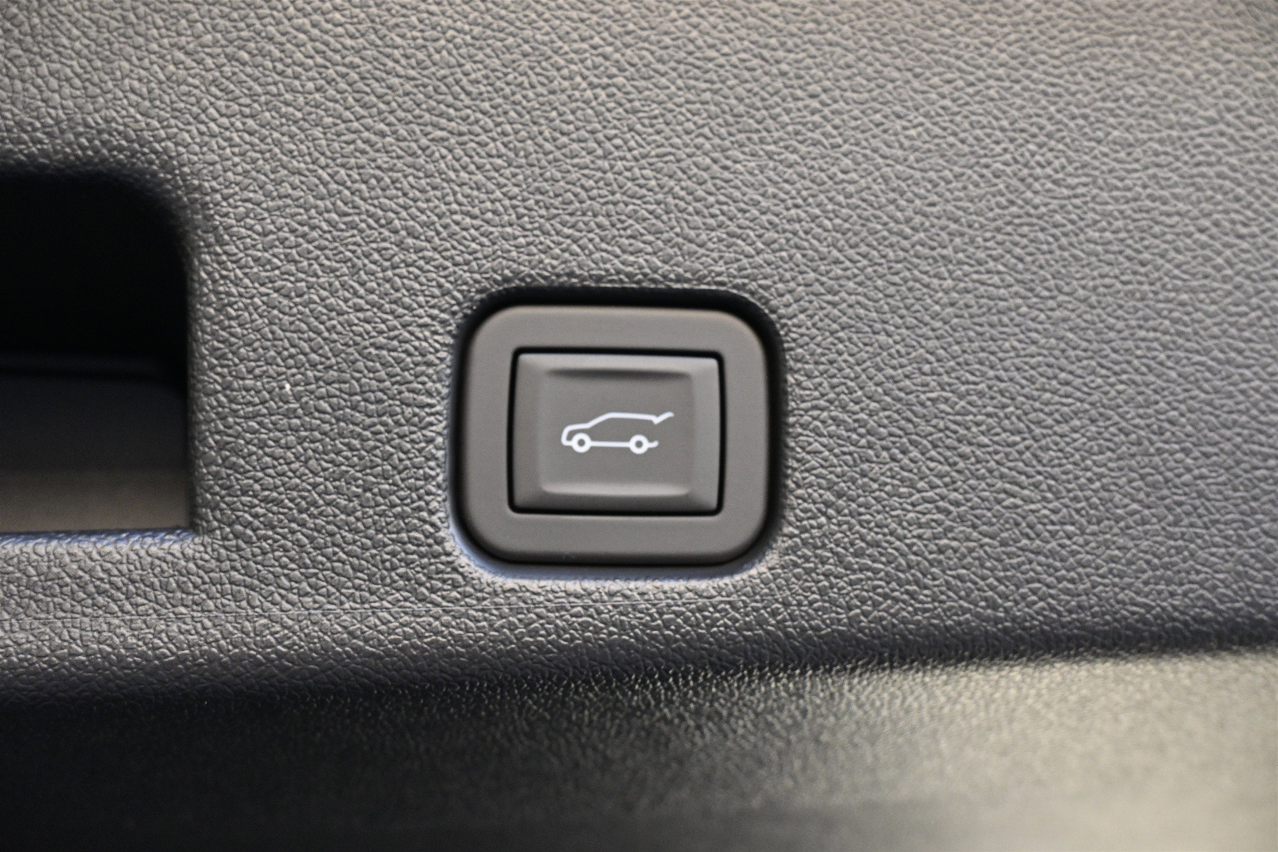 Used 2025 GMC Acadia Denali w/ LPO, Floor Liner Package image 20