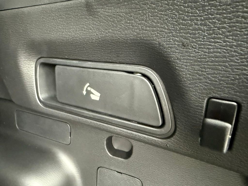 New 2026 Mitsubishi Outlander SEL image 32