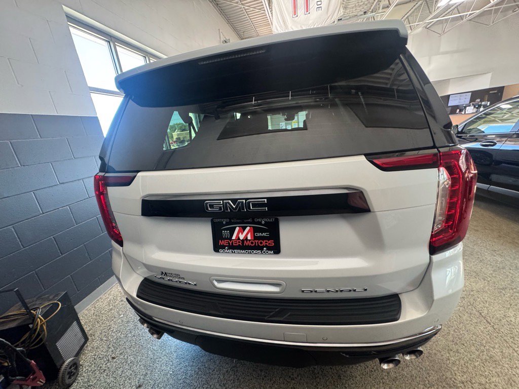Used 2024 GMC Yukon XL Denali Ultimate image 6