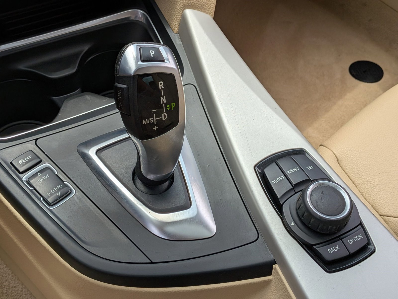 Used 2015 BMW 320i Sedan RWD image 11