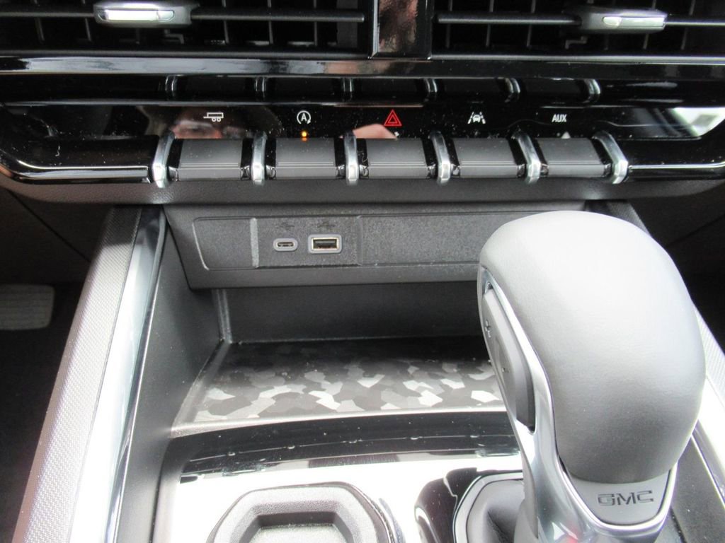 New 2026 GMC Canyon Elevation w/ Convenience Package RWD image 31