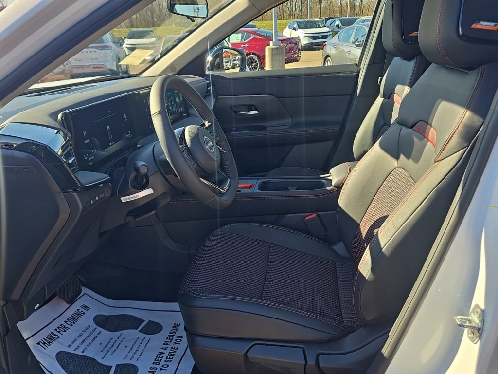 New 2026 Nissan Kicks SR image 9