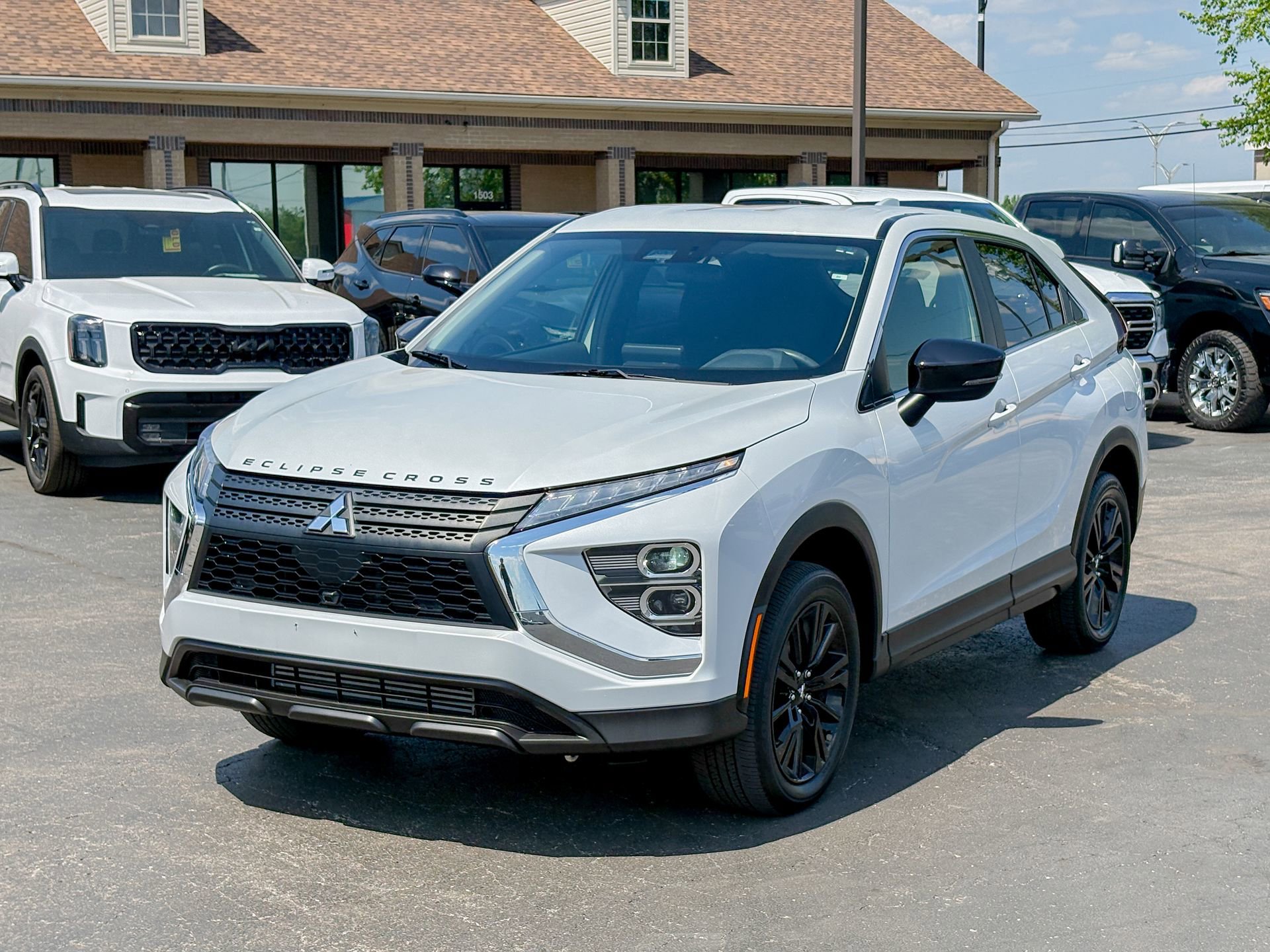 Used 2023 Mitsubishi Eclipse Cross LE AWD/4WD image 5