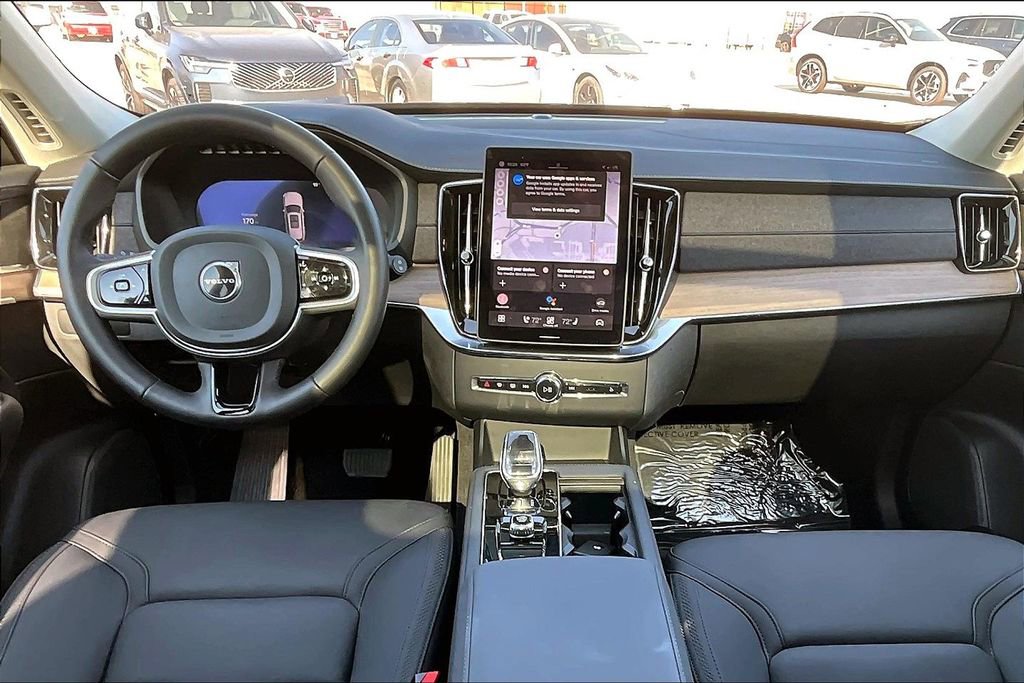 Certified 2025 Volvo XC90 B6 Plus image 20