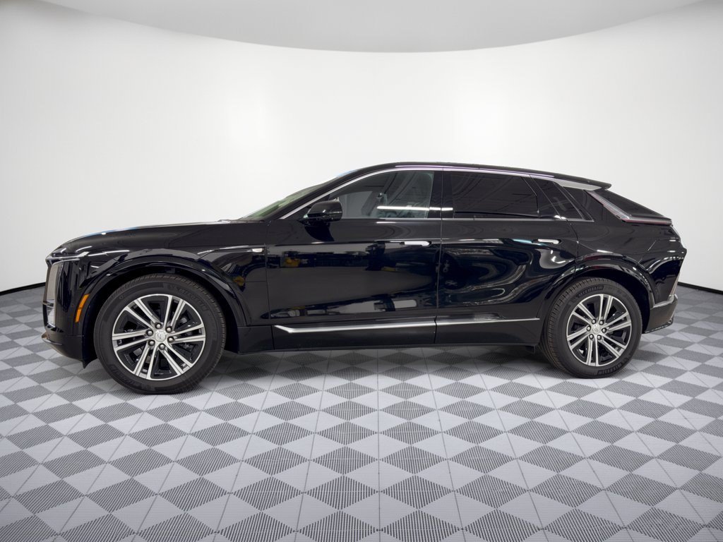 Used 2024 Cadillac Lyriq Luxury w/ LPO, Floor Liner Package AWD/4WD image 2