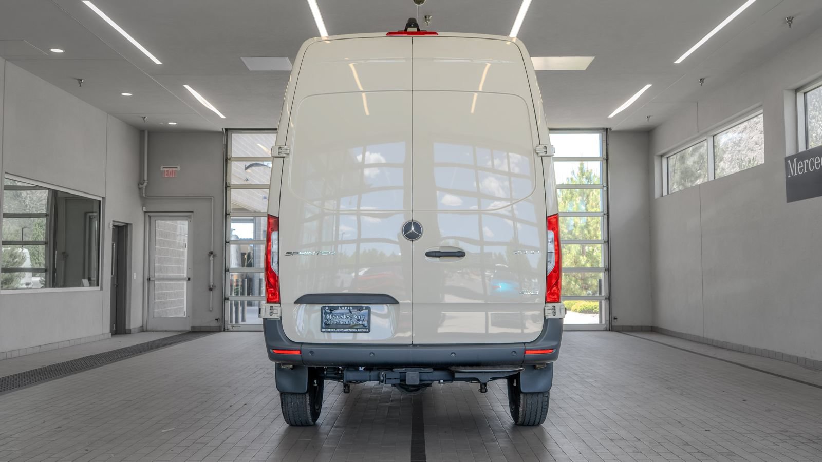 Used 2025 Mercedes-Benz Sprinter 2500 image 13