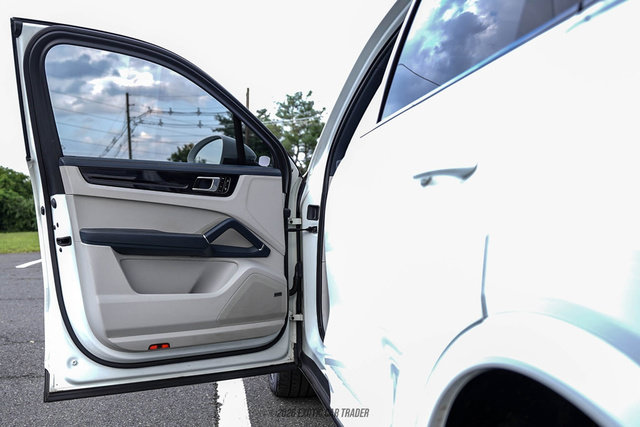 Used 2020 Porsche Cayenne AWD/4WD image 38