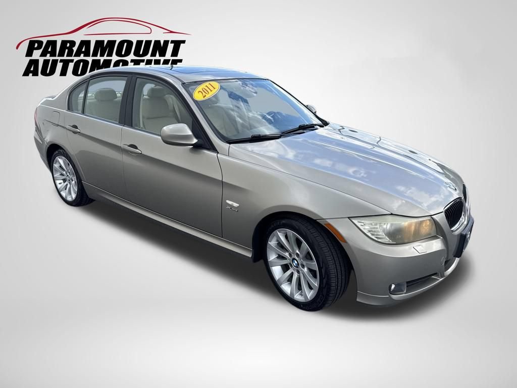 Used 2011 BMW 328i xDrive Sedan AWD/4WD image 3