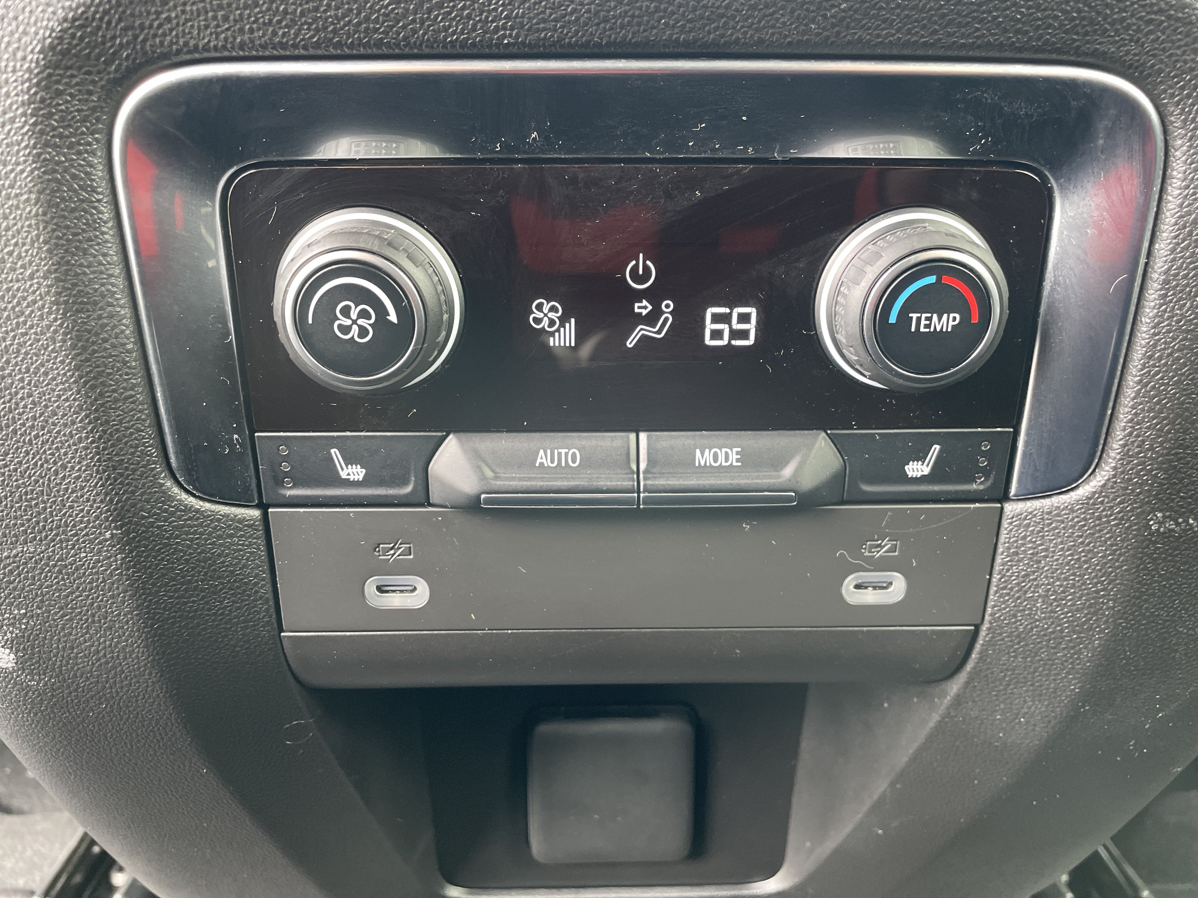 Used 2023 Chevrolet Suburban High Country AWD/4WD image 19