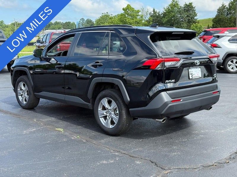 Used 2023 Toyota RAV4 XLE w/ Convenience Package image 7