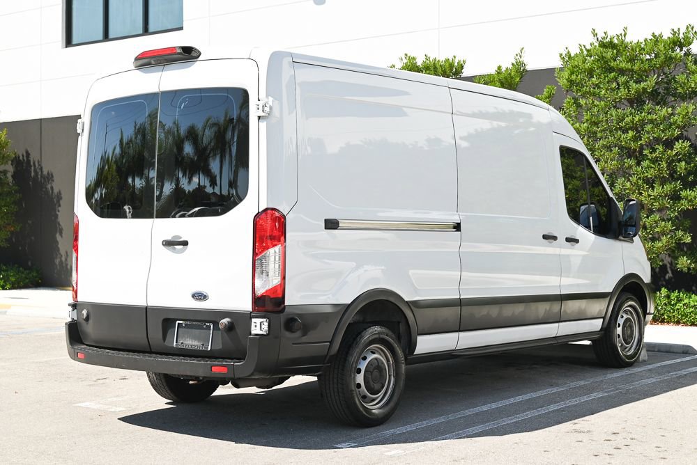 Used 2019 Ford Transit 250 148 Medium Roof RWD image 4