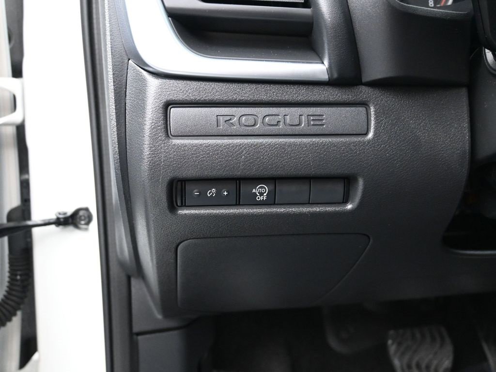 Certified 2023 Nissan Rogue S image 13