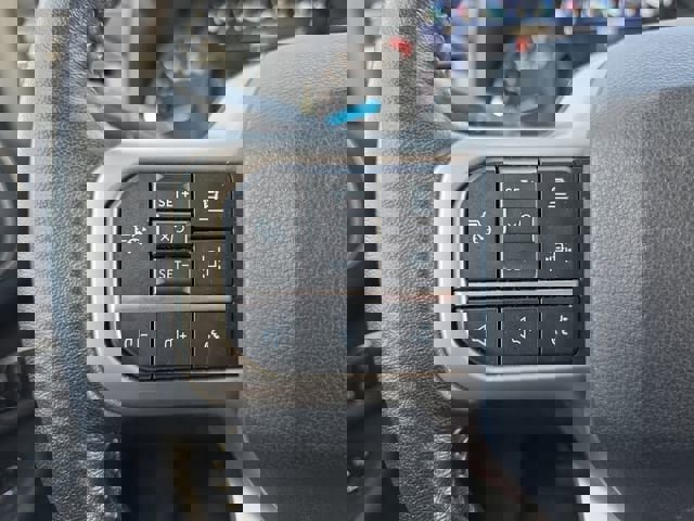 Used 2023 Ford Expedition XLT image 21