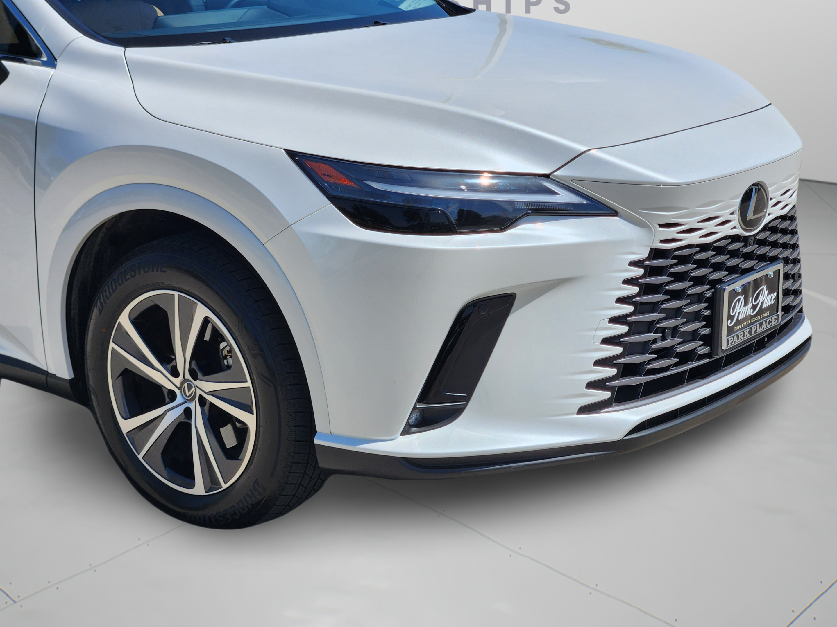 Used 2025 Lexus RX 350 Premium w/ Accessory Package (Z1) FWD image 34