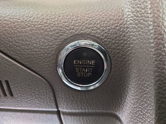 Used 2017 Lincoln Navigator Select AWD/4WD image 25