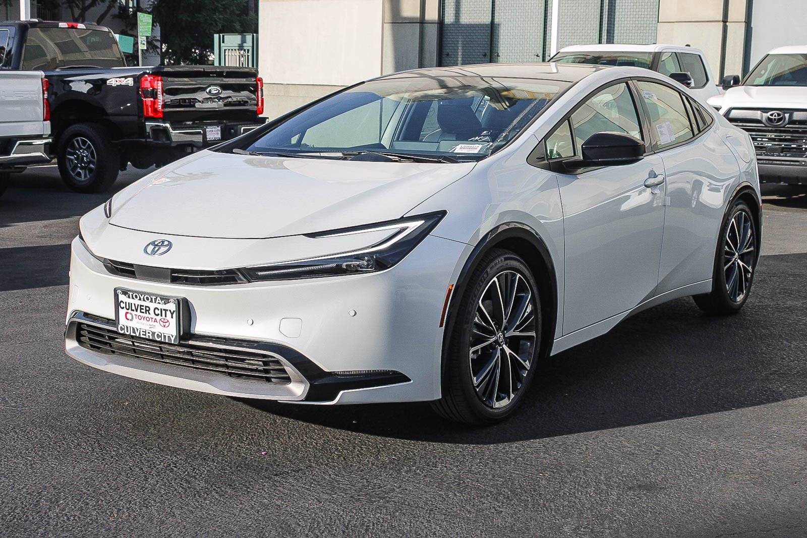 New 2027 Toyota Prius Limited FWD image 3