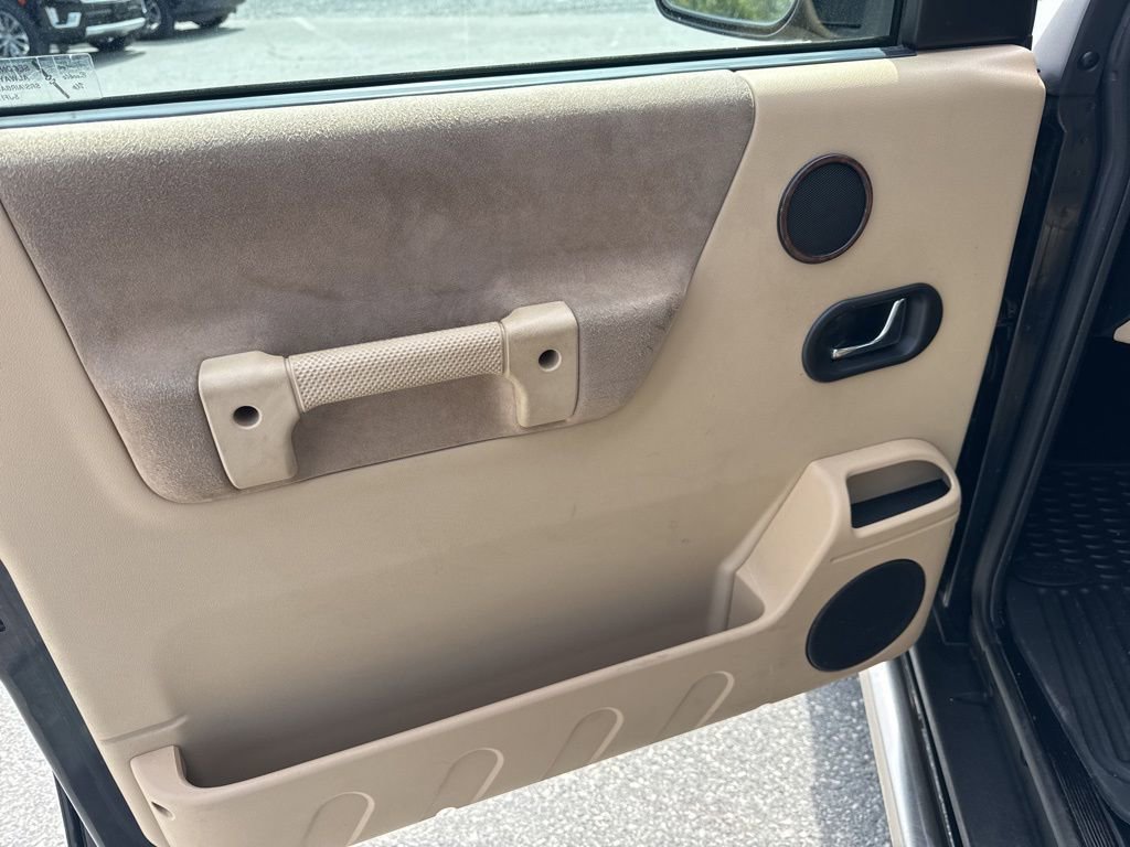 Used 2004 Land Rover Discovery SE image 25