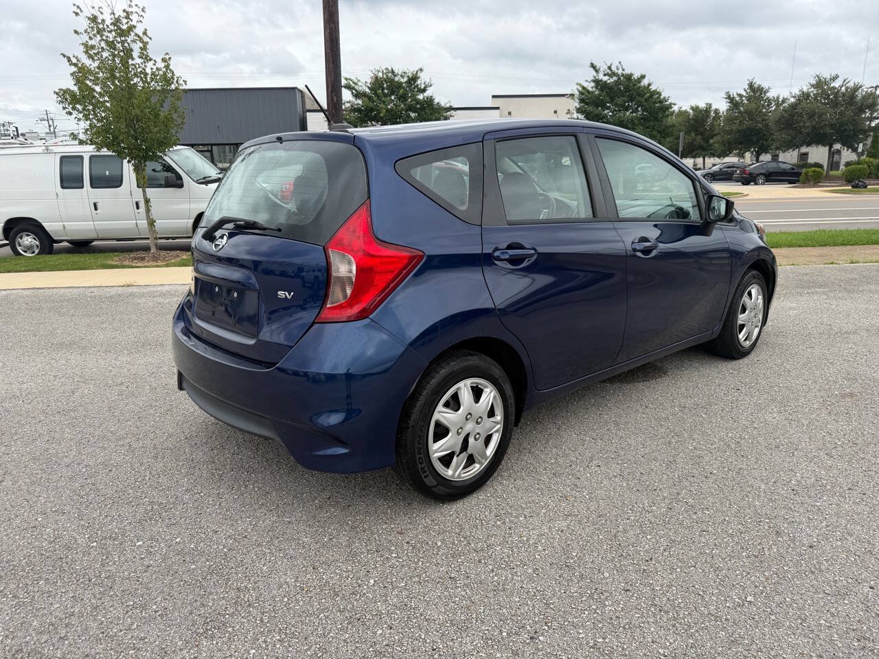 Used 2018 Nissan Versa Note SV FWD image 9