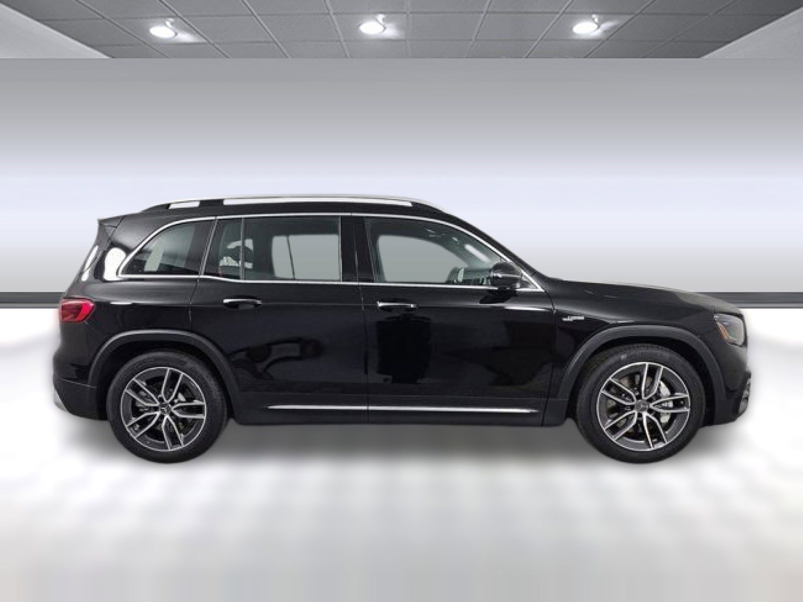 New 2025 Mercedes-Benz GLB 35 AMG 4MATIC image 7