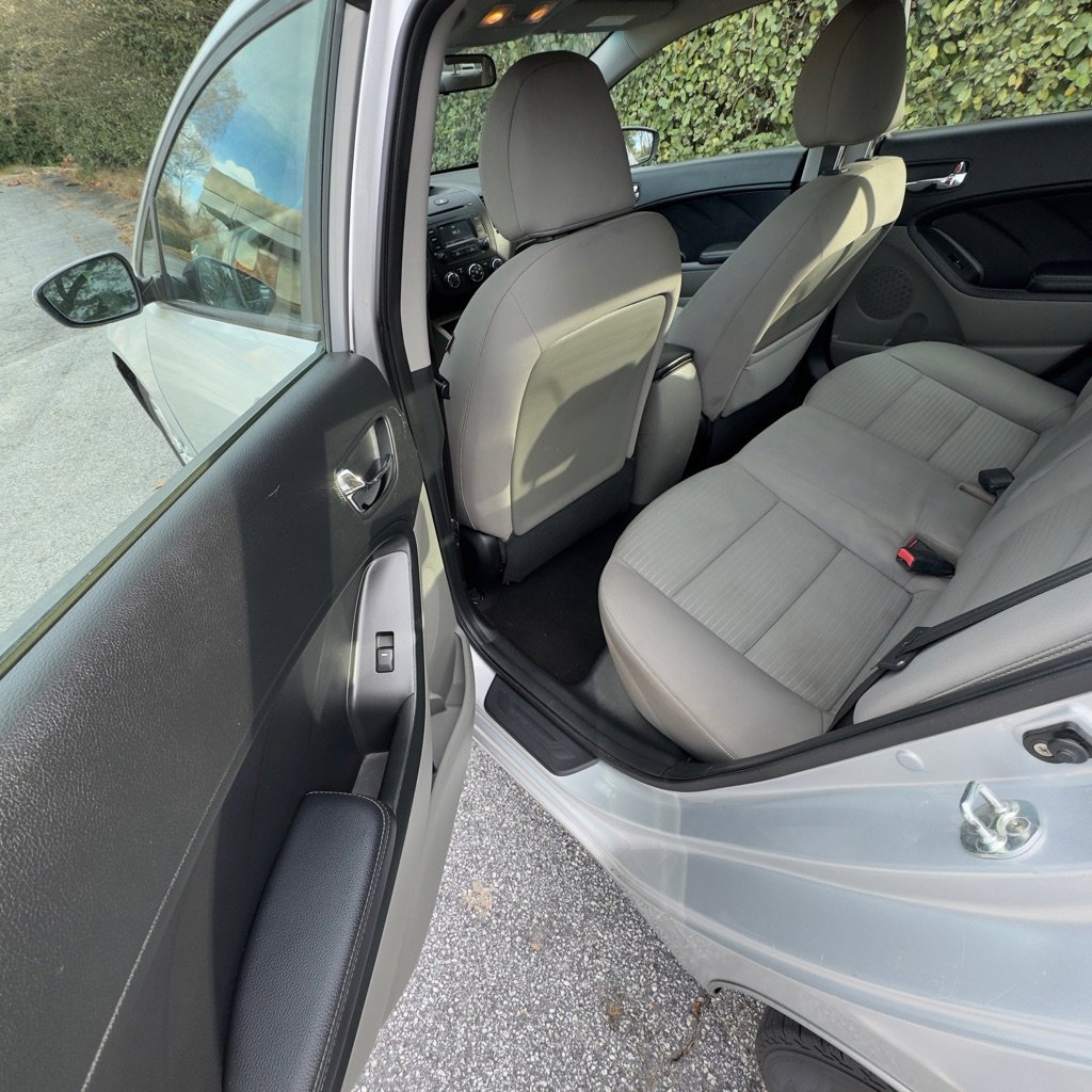 Used 2016 Kia Forte LX w/ LX Popular Plus Package image 10