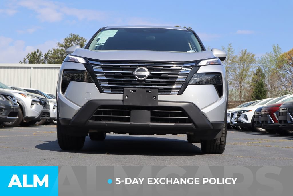 Used 2025 Nissan Rogue SV AWD/4WD image 3