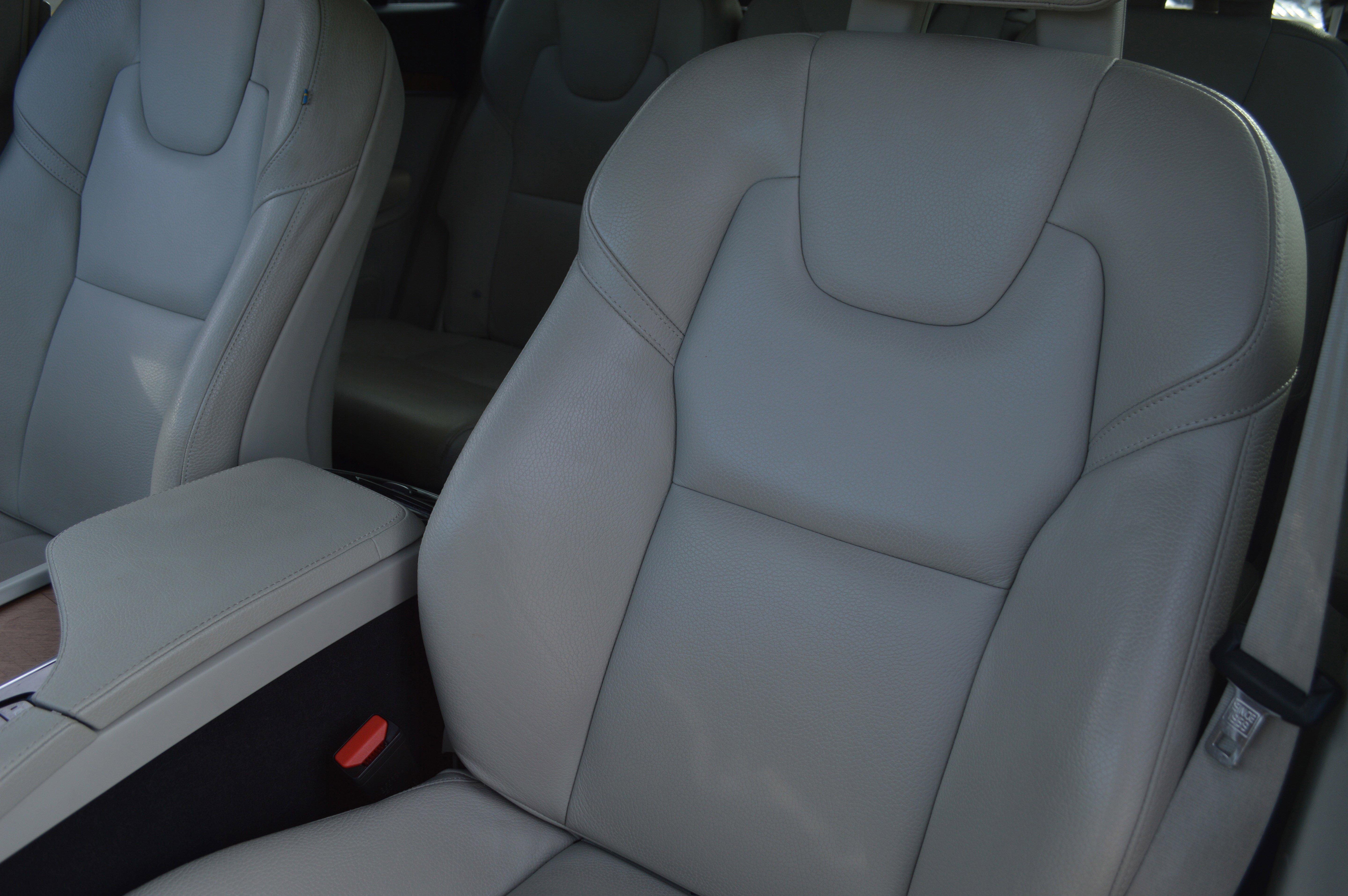 Used 2022 Volvo XC90 T6 Momentum w/ Advanced Package image 30