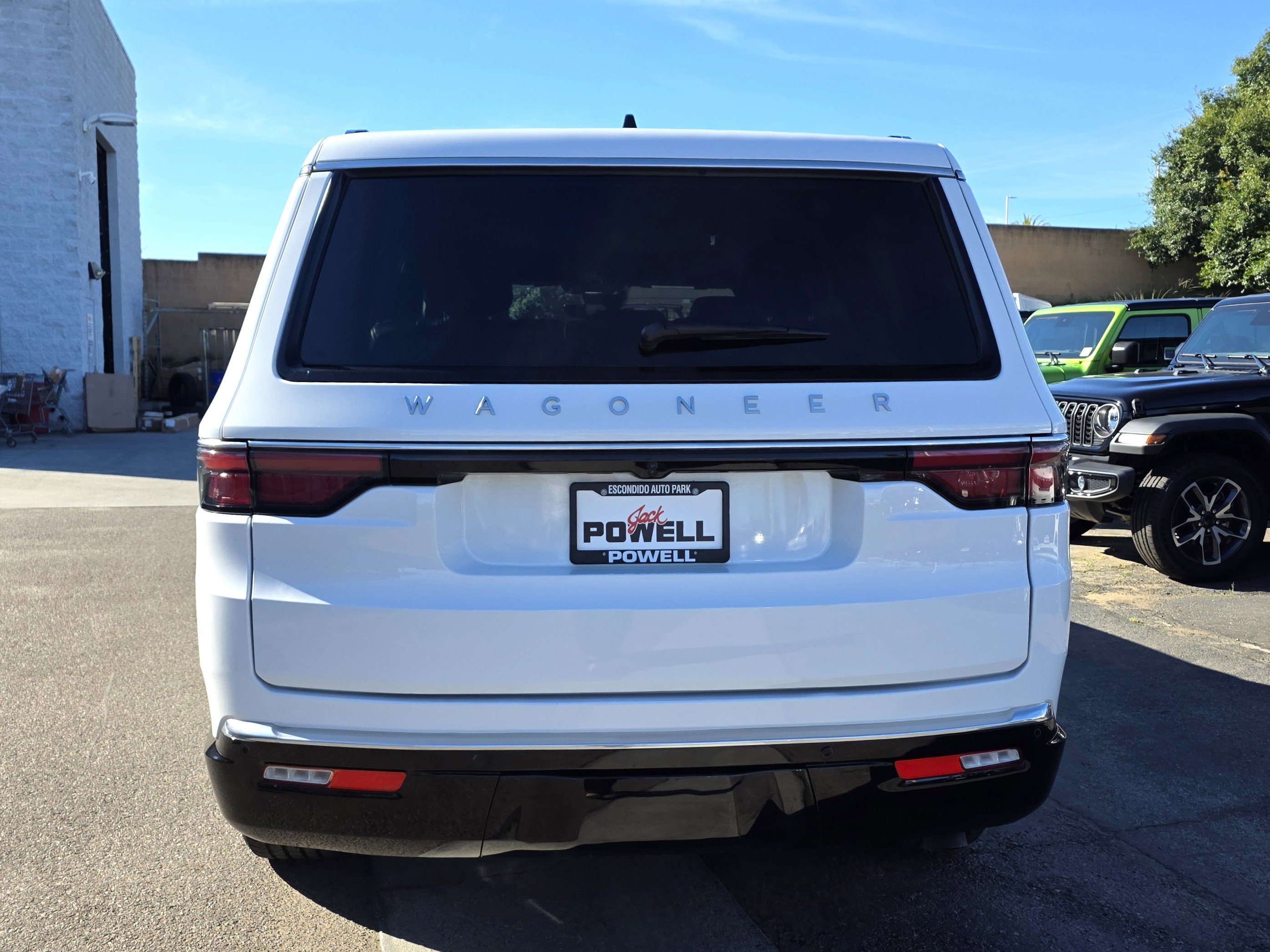 Certified 2025 Jeep Wagoneer Series II w/ 8-Passenger Seating Package image 4