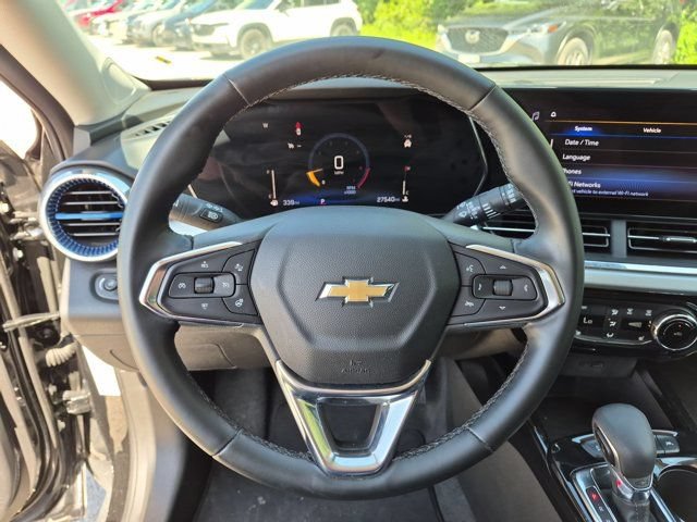 Used 2025 Chevrolet Trax LT w/ LT Convenience Package FWD image 22