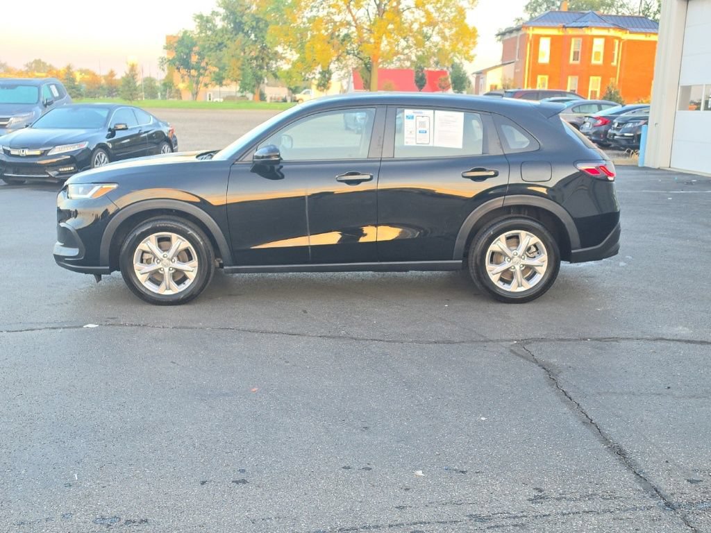 Used 2025 Honda HR-V LX image 4