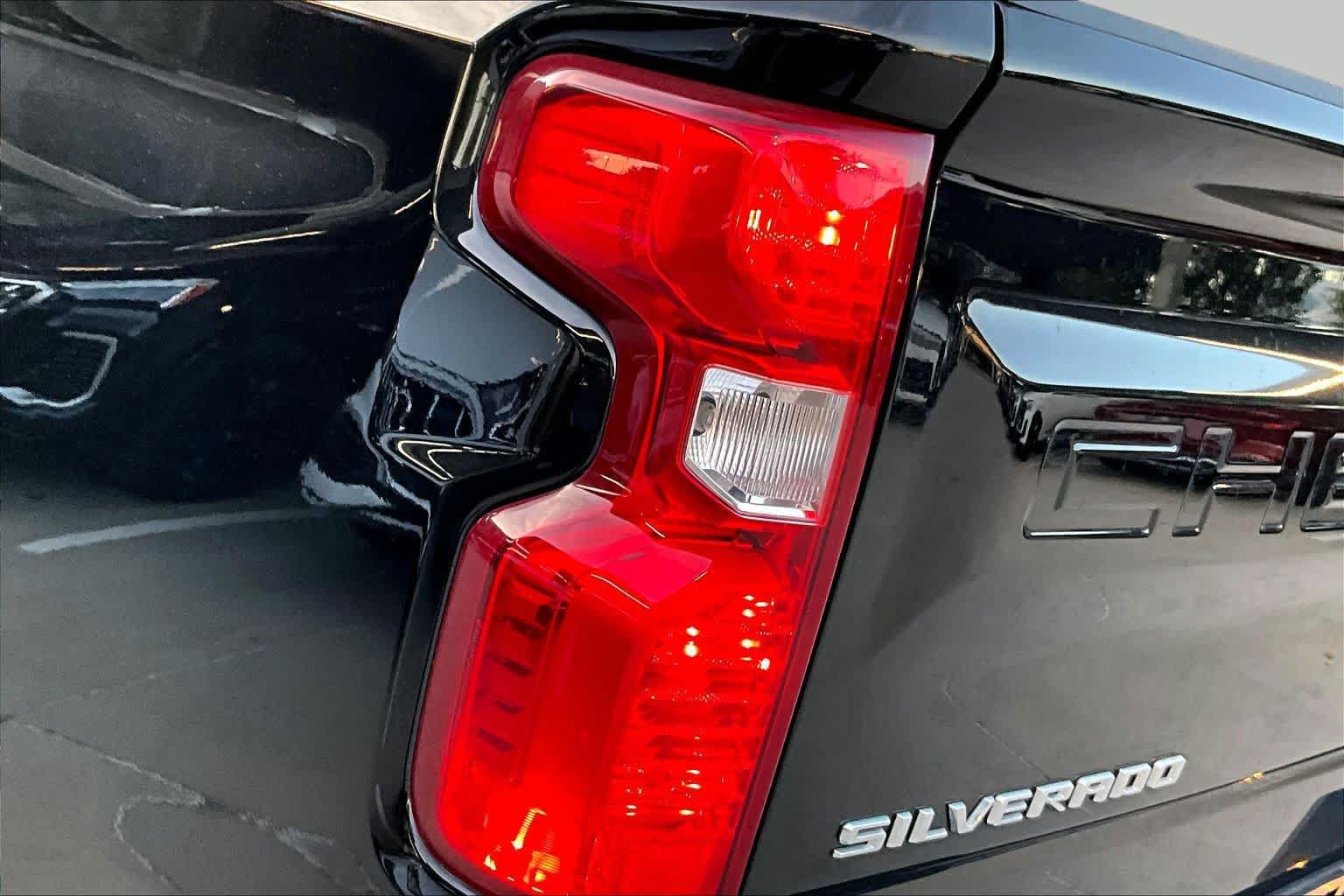 Used 2019 Chevrolet Silverado 1500 LT w/ Texas Edition RWD image 31