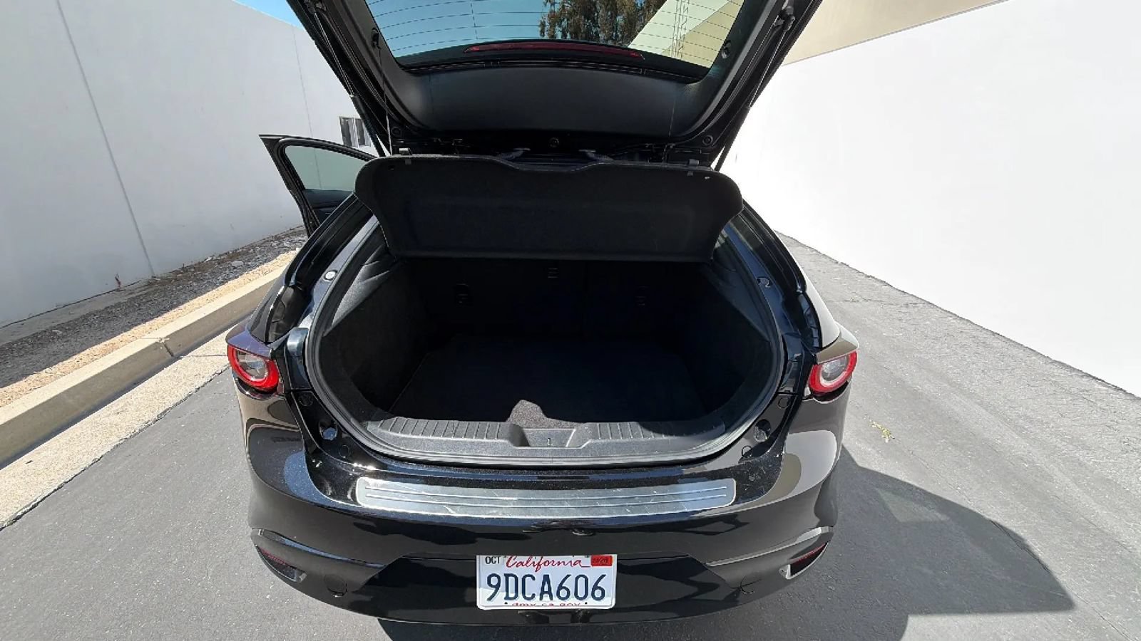 Used 2023 MAZDA MAZDA3 s FWD image 18