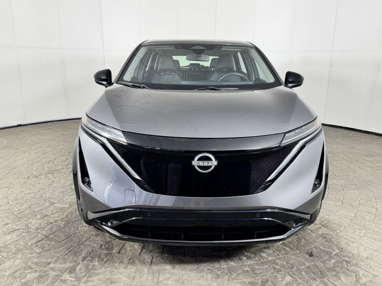Used 2024 Nissan Ariya AWD image 2