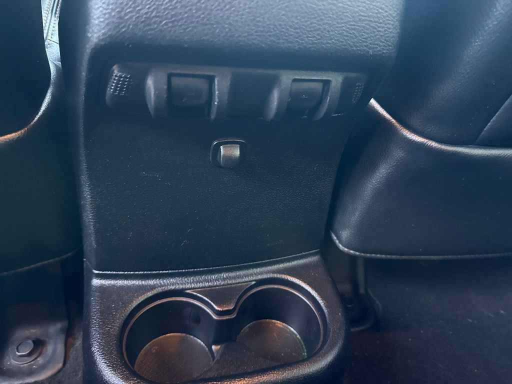 Used 2016 Jeep Wrangler Unlimited Rubicon w/ Connectivity Group image 15