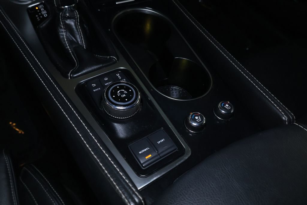 Used 2017 Nissan Maxima Platinum w/ Interior Lighting Package image 32