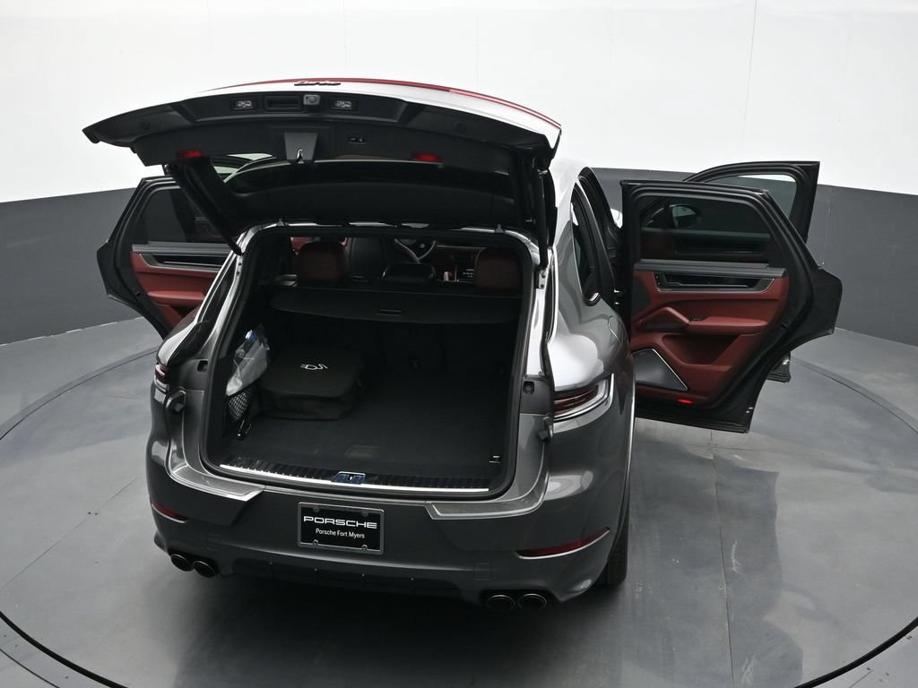 New 2025 Porsche Cayenne Turbo AWD/4WD image 28