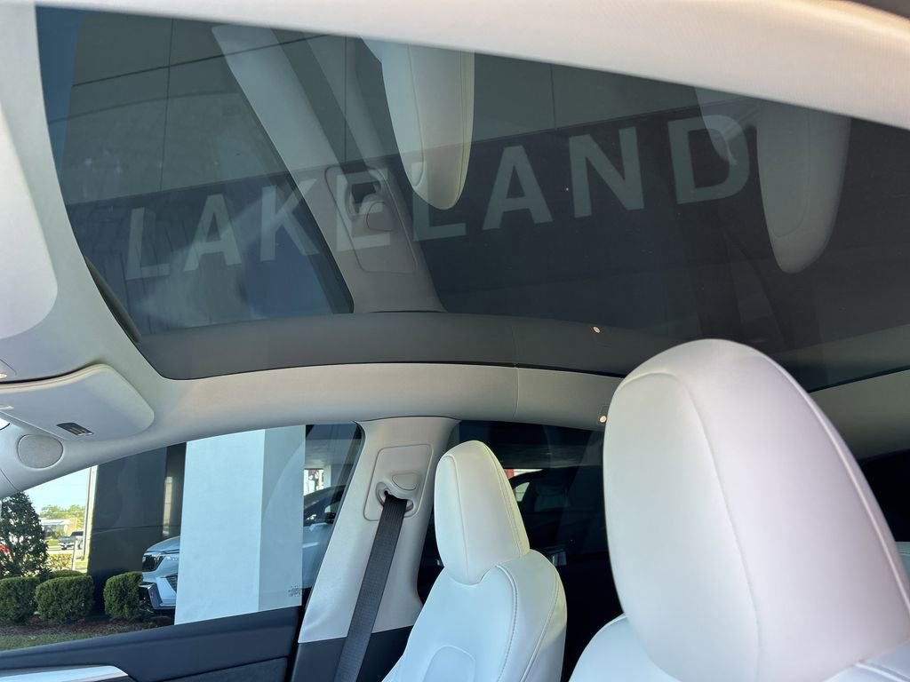 Used 2024 Tesla Model Y Performance image 21
