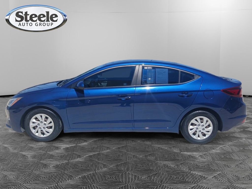 Used 2019 Hyundai Elantra SE FWD image 14